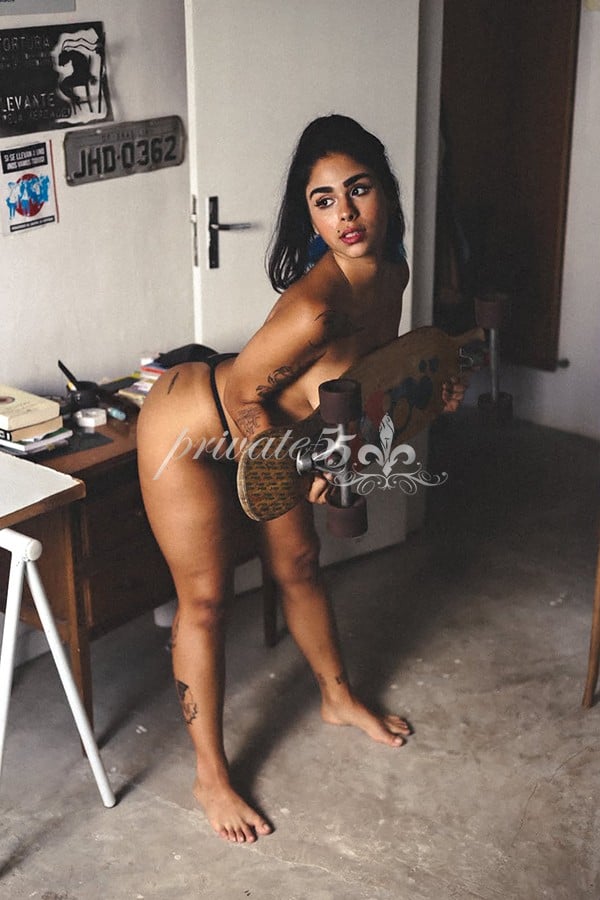 LEONA GUITANA - Acompanhantes Rio de Janeiro