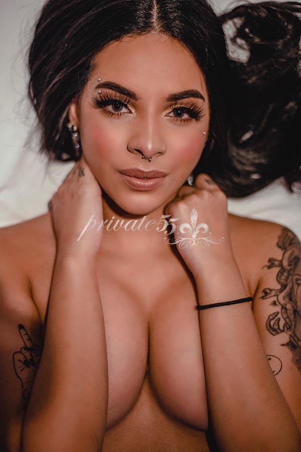 JADE ADELIE - Acompanhantes Salvador