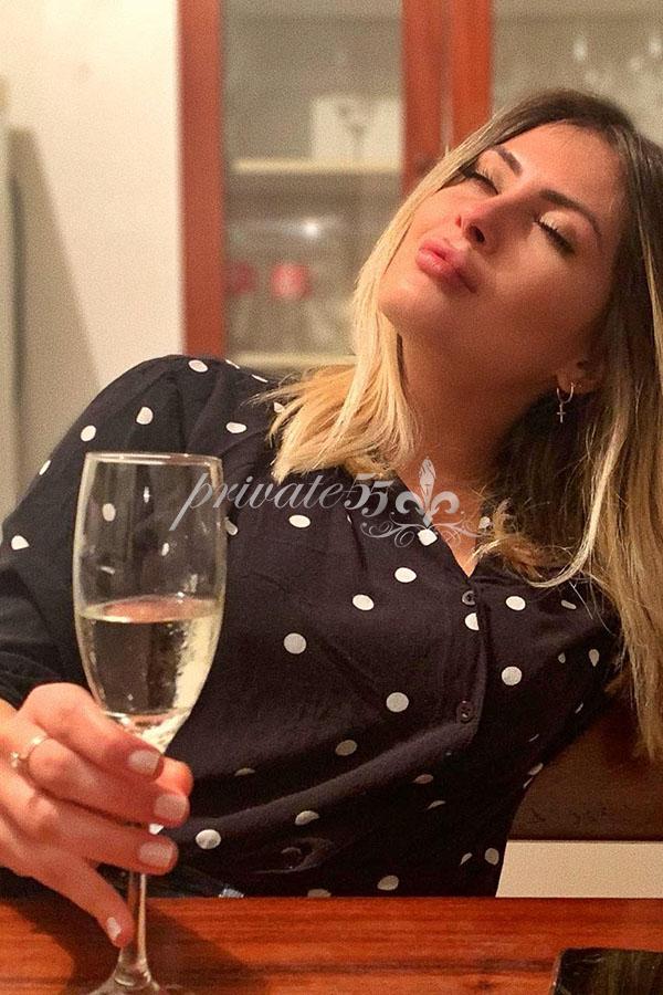LAARA MONTEIRO - Acompanhantes Salvador