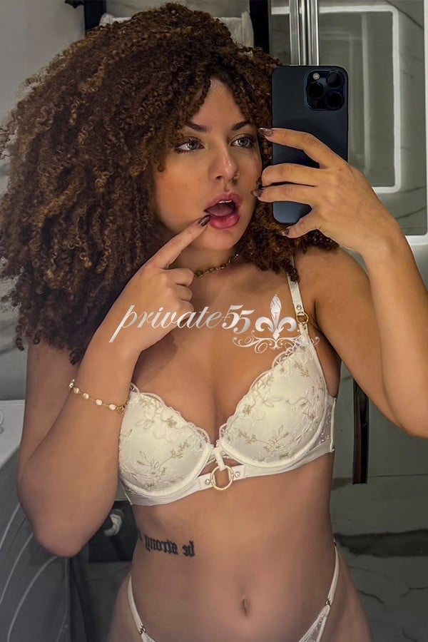 SOFIA NAVARRO - Acompanhantes Sorocaba