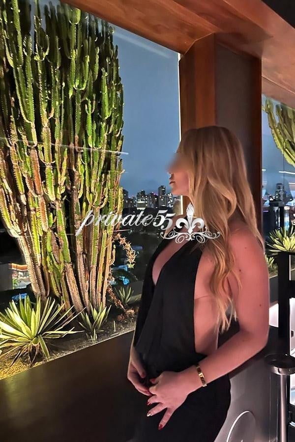 LARISSA PIZOTTI - Acompanhantes Vitória