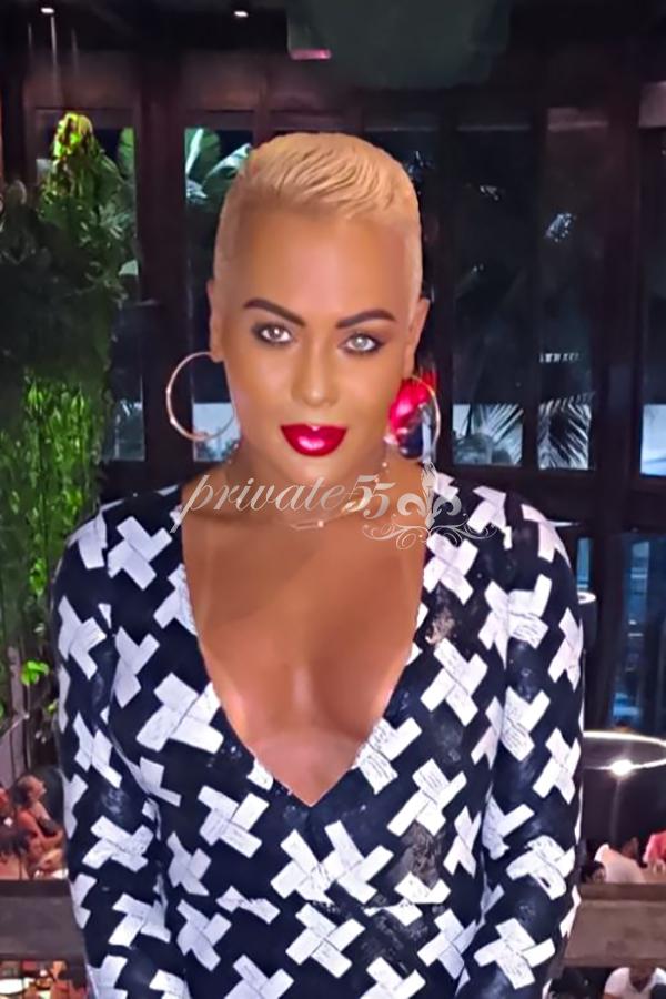 Dany Ferrari - Acompanhantes Curitiba - Acompanhantes Ctba - Acompanhantes PR