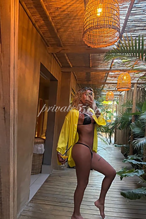 LARISSA AZEVEDO - Acompanhantes Goiânia