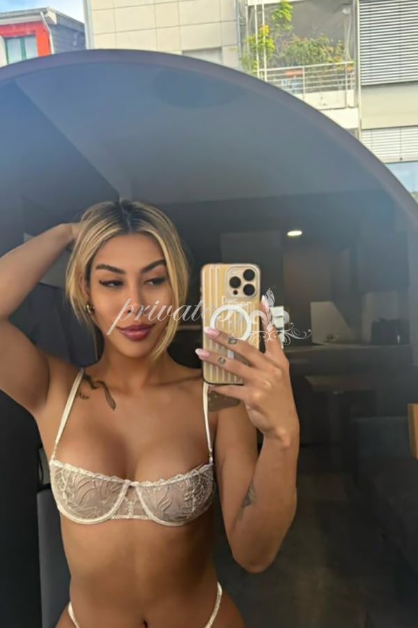 LARISSA AZEVEDO - Acompanhantes Goiânia