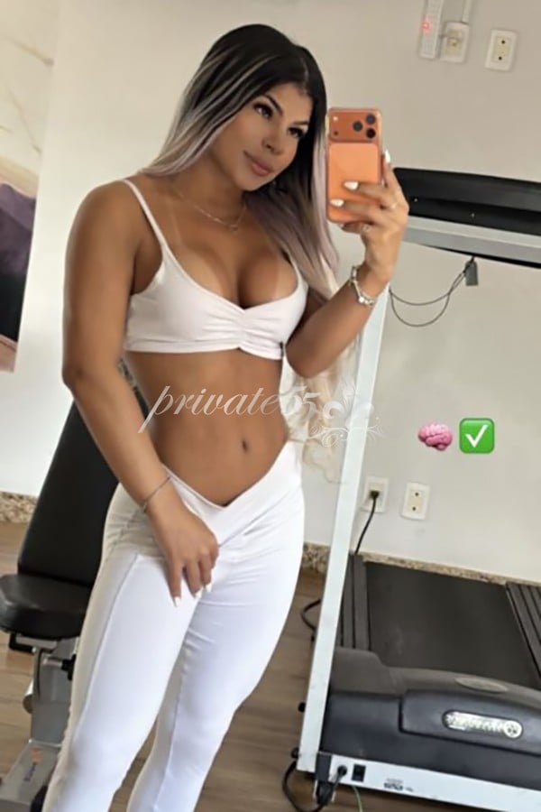 LARISSA CAMPOS - Acompanhantes Goiânia