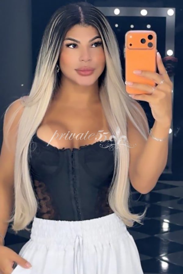 LARISSA CAMPOS - Acompanhantes Goiânia