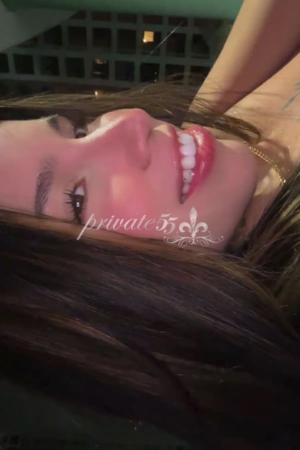 LIVIA  CARVALHO  - Acompanhantes Curitiba
